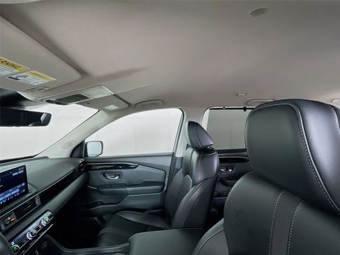 Used 2025 Honda Pilot EX-L image 12
