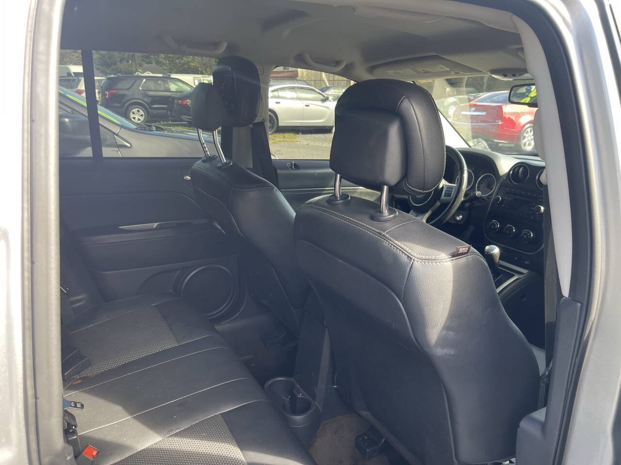 Used 2016 Jeep Compass Latitude AWD/4WD image 9