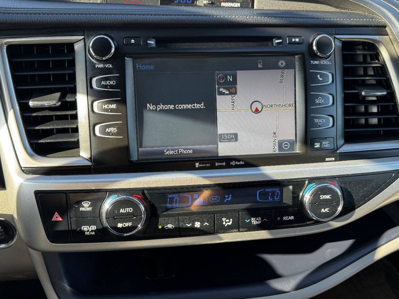 Used 2017 Toyota Highlander XLE AWD/4WD image 17