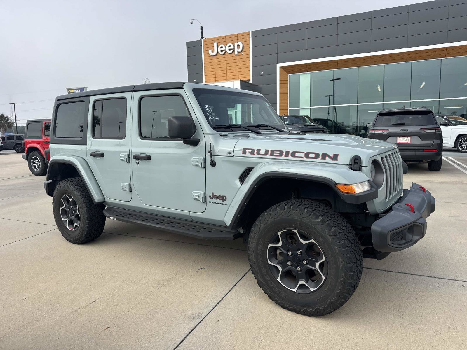 Used 2023 Jeep Wrangler Unlimited Rubicon w/ Cold Weather Group AWD/4WD image 1