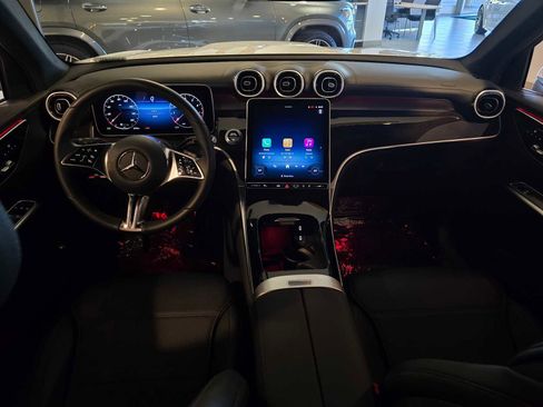 Used 2025 Mercedes-Benz GLC 300 image 19