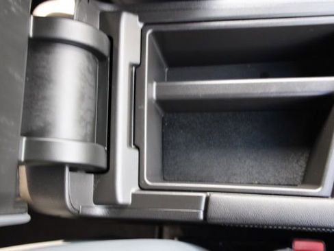 Used 2022 Buick Enclave Premium image 38