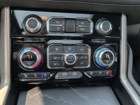 Used 2024 GMC Yukon Denali image 41