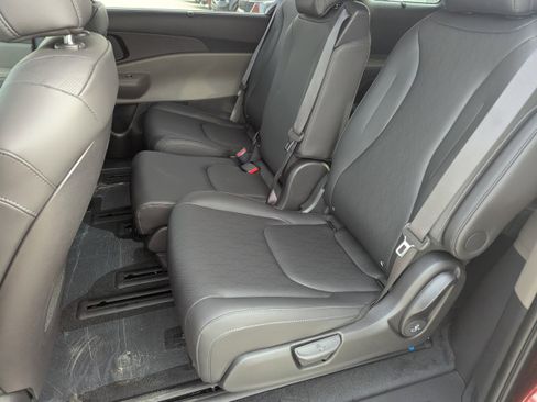 New 2025 Kia Carnival EX image 7