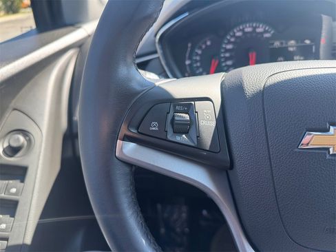 Used 2019 Chevrolet Trax LT w/ LT Convenience Package image 29