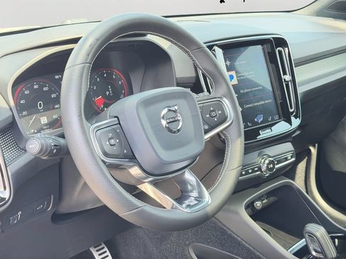 Used 2020 Volvo XC40 T5 R-Design w/ Protection Package Premier AWD/4WD image 18