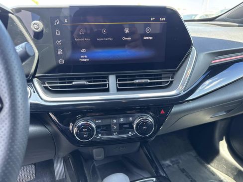 Used 2024 Chevrolet Trax RS w/ Sunroof Package image 26