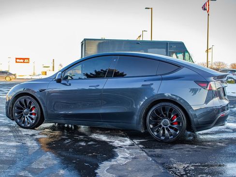 Used 2022 Tesla Model Y Performance image 6