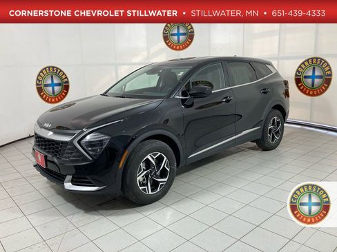 Used 2025 Kia Sportage LX image 1