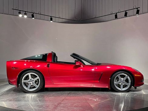 Used 2005 Chevrolet Corvette Coupe w/ Preferred Equipment Group RWD image 73