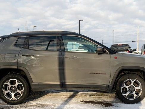 Used 2022 Jeep Compass Trailhawk image 5