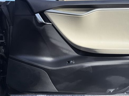 Used 2018 Tesla Model S 75D image 44