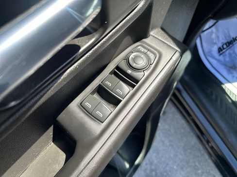 Used 2022 Chevrolet Silverado 1500 Custom AWD/4WD image 11
