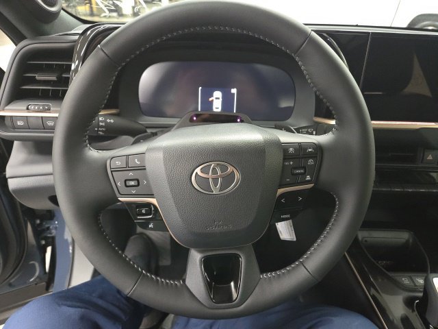 New 2026 Toyota Crown Platinum AWD/4WD image 32