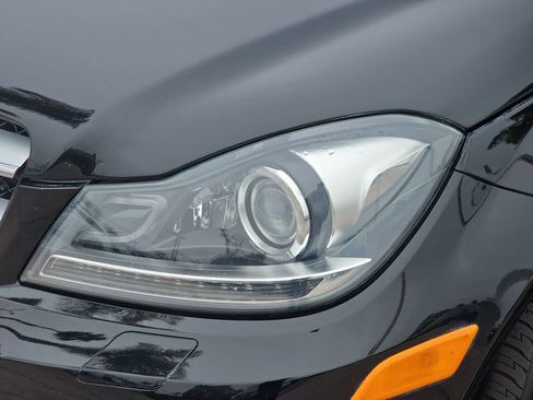 Used 2012 Mercedes-Benz C 250 Coupe image 21
