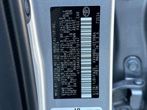 Used 2025 Toyota Camry LE image 40