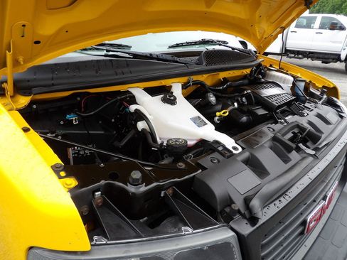 Used 2019 GMC Savana 3500 Extended w/ Driver Convenience Package image 27