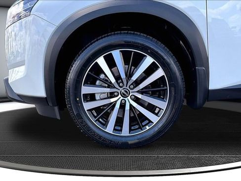 Certified 2023 Nissan Pathfinder Platinum w/ Cargo Package FWD image 35