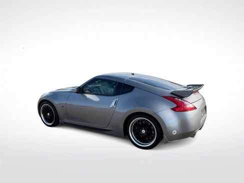 Used 2010 Nissan 370Z Touring w/ Sport Pkg image 6