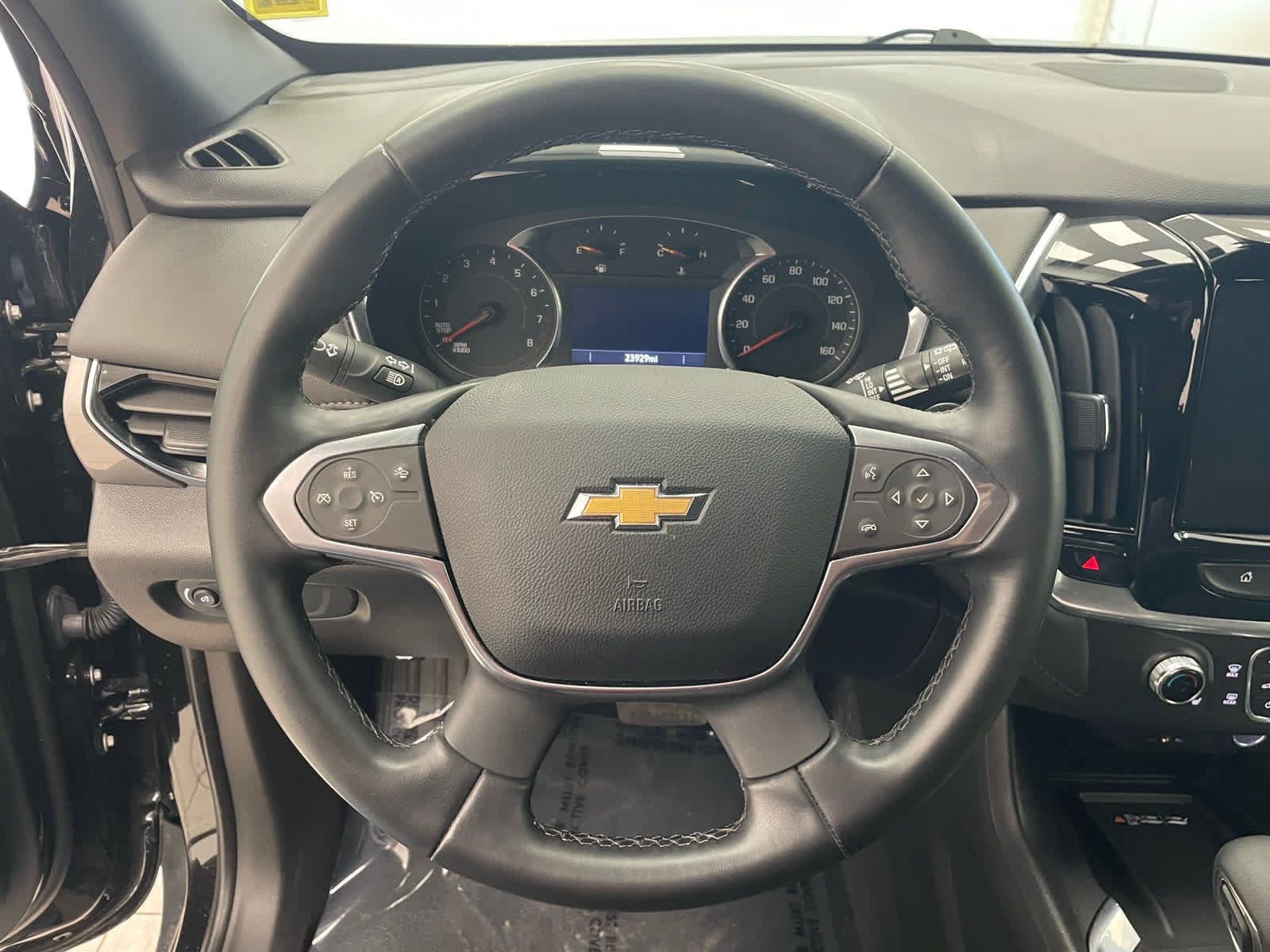 Used 2023 Chevrolet Traverse LT AWD/4WD image 13
