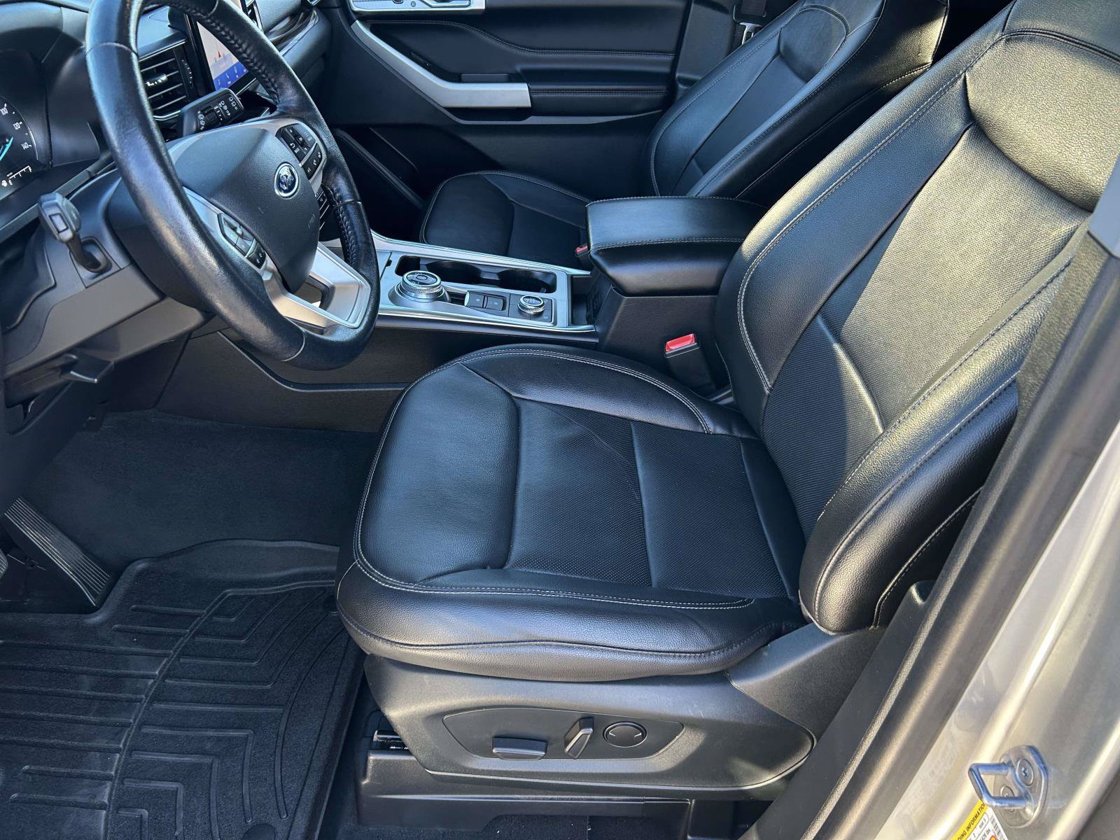 Used 2022 Ford Explorer Limited AWD/4WD image 18