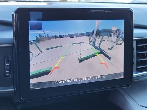 Certified 2022 Ford Explorer XLT image 18