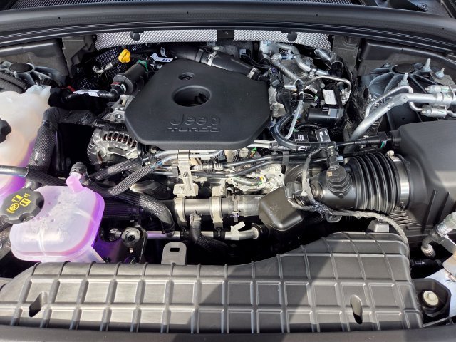 New 2027 Jeep Grand Cherokee Altitude RWD image 28