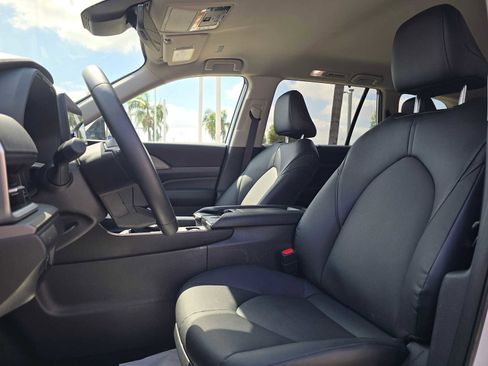 Certified 2025 Toyota Grand Highlander FWD image 23