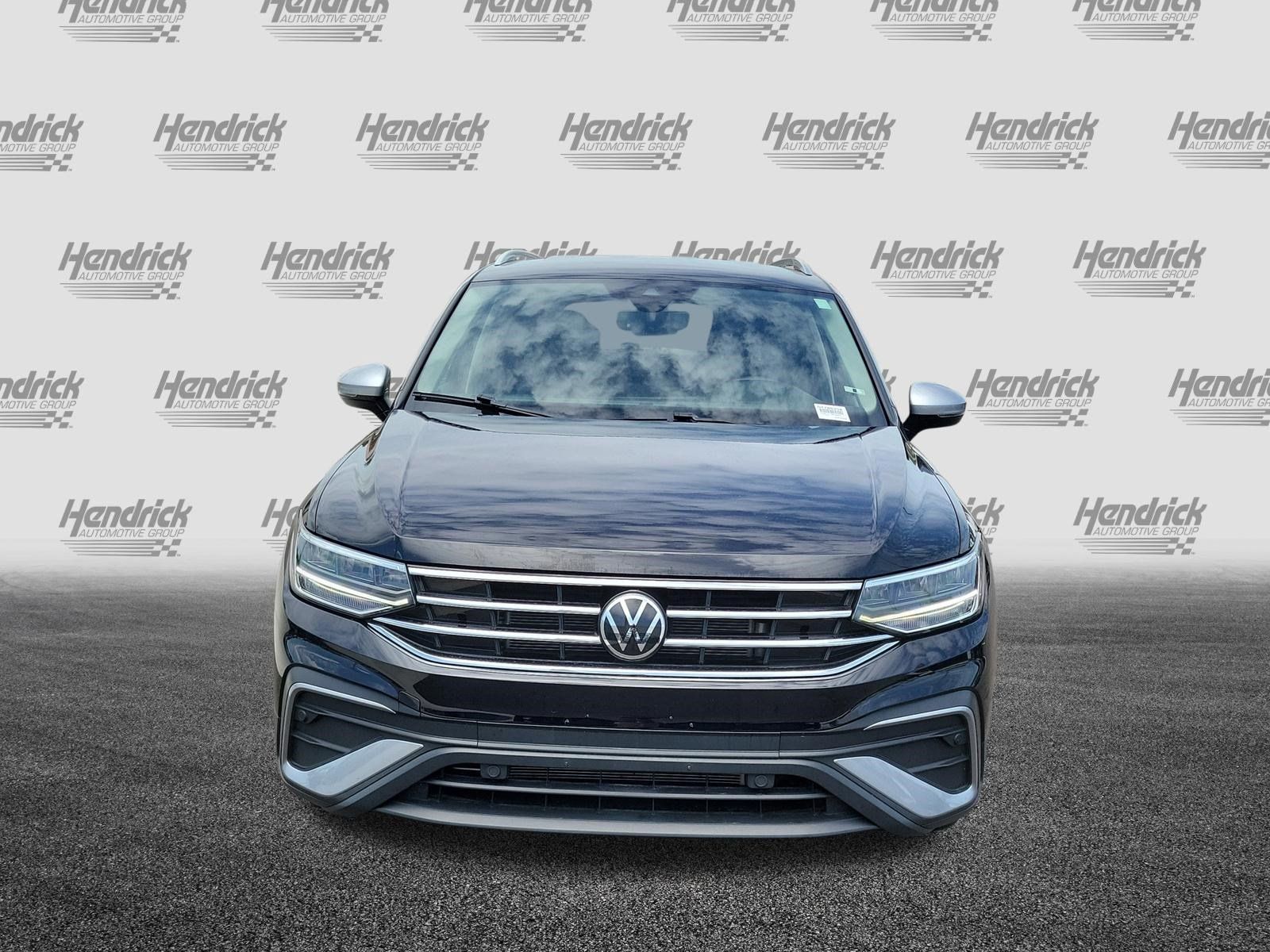 Used 2024 Volkswagen Tiguan Wolfsburg Edition w/ MDO Package, Two-Row AWD/4WD image 9
