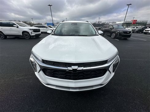 New 2026 Chevrolet Trax LT w/ Driver Confidence Package image 25