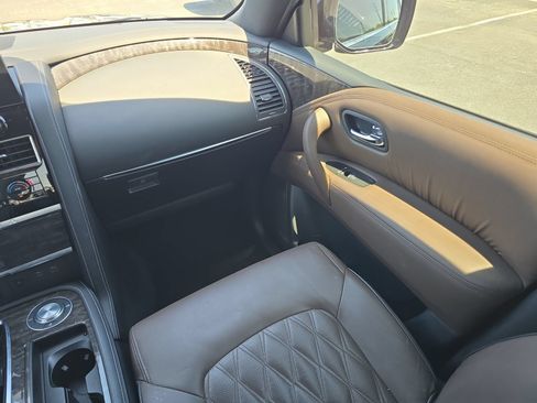 Used 2023 Nissan Armada Platinum w/ Captain's Chairs Package RWD image 12