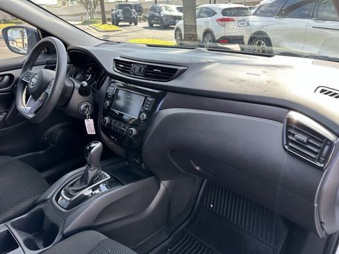 Used 2022 Nissan Rogue Sport S image 22