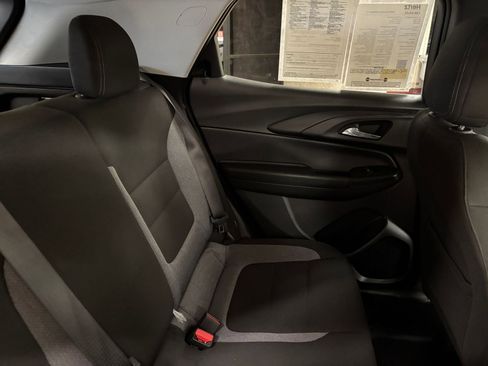 Used 2025 Chevrolet TrailBlazer LT FWD image 36