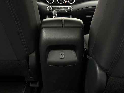 Used 2025 Nissan Sentra SV image 12