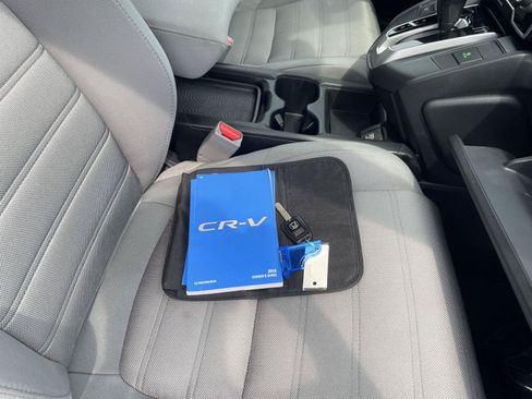 Used 2018 Honda CR-V LX image 29