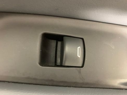 Used 2020 Buick Enclave Essence AWD/4WD image 35
