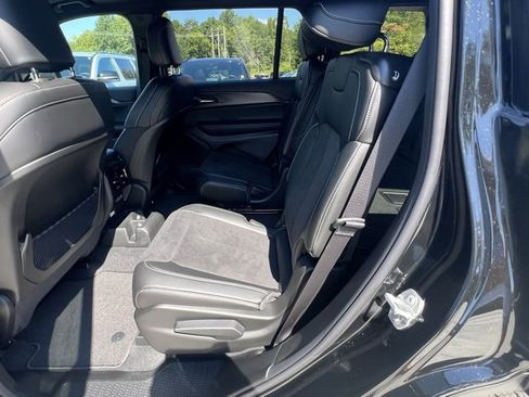 New 2025 Jeep Grand Cherokee L Altitude image 23
