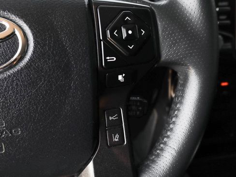 Used 2022 Toyota 4Runner TRD Off-Road AWD/4WD image 27