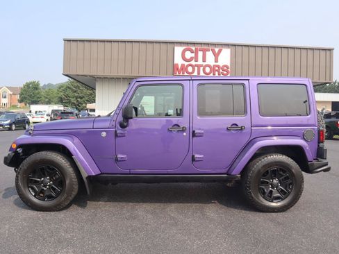 Used 2016 Jeep Wrangler Unlimited Sahara AWD/4WD image 10