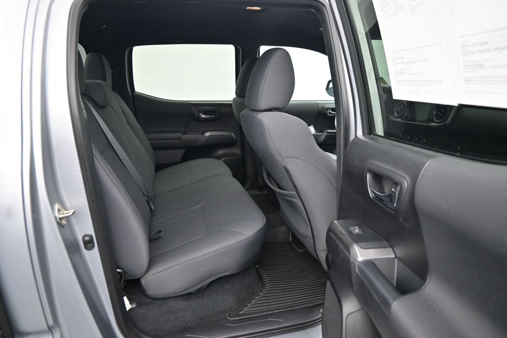 Used 2019 Toyota Tacoma TRD Off-Road AWD/4WD image 12