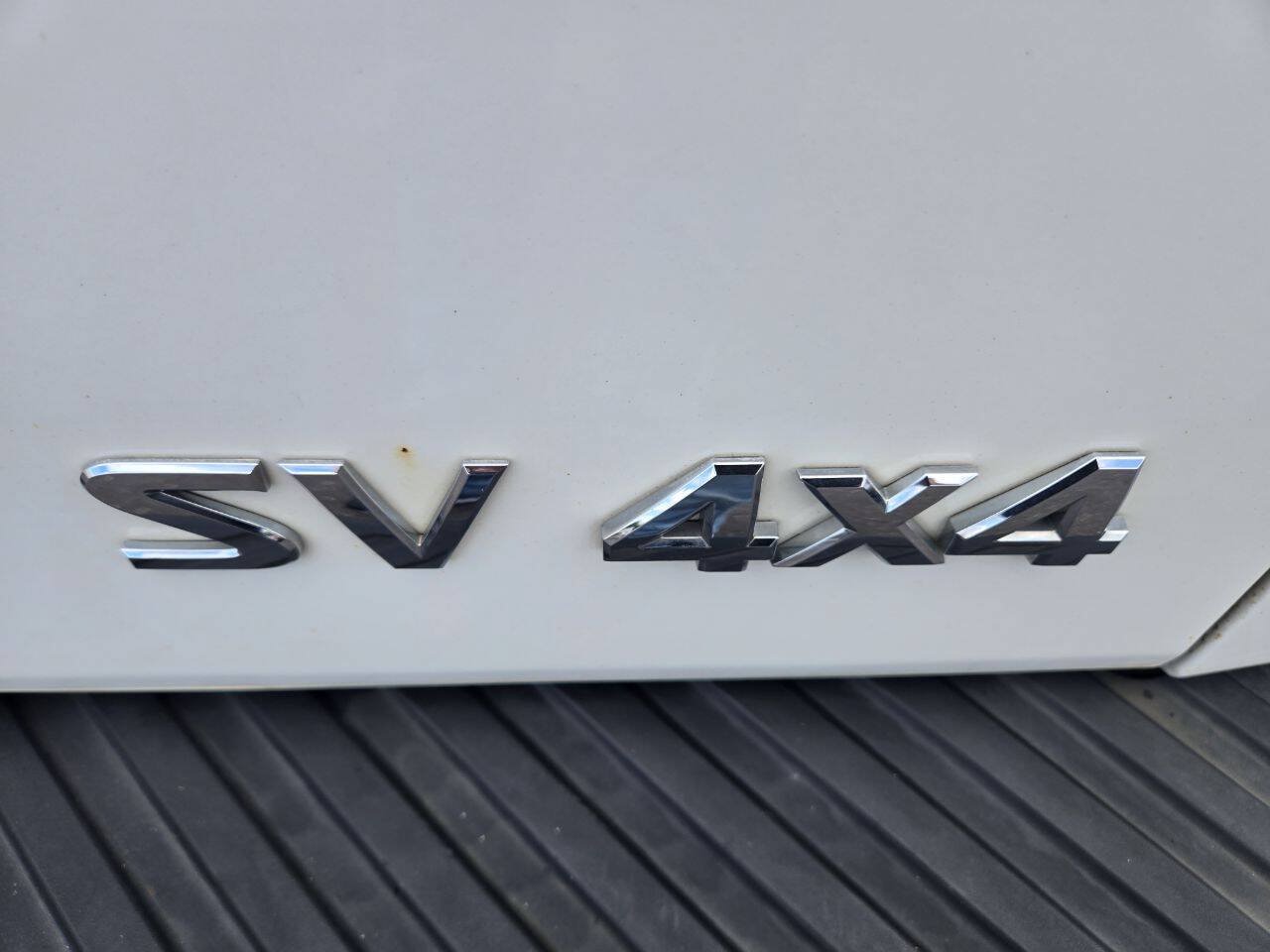 Used 2012 Nissan Titan SV w/ SV Premium Utility Pkg AWD/4WD image 12