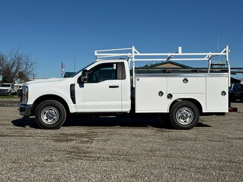 New 2026 Ford F250 XL w/ XL Chrome Package image 7
