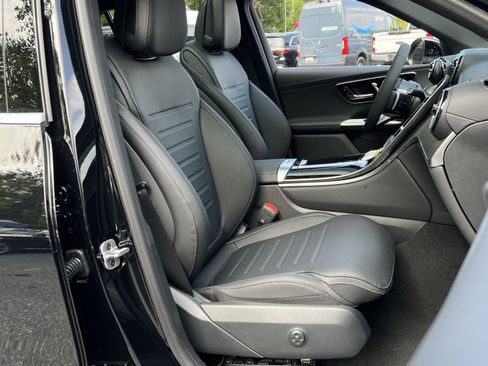 Used 2026 Mercedes-Benz GLC 300 4MATIC image 26