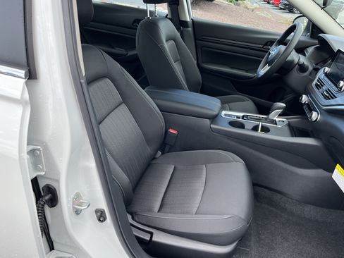 New 2026 Nissan Altima 2.5 SV AWD/4WD image 3