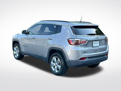 Used 2017 Jeep Compass Latitude w/ Popular Equipment Group AWD/4WD image 5