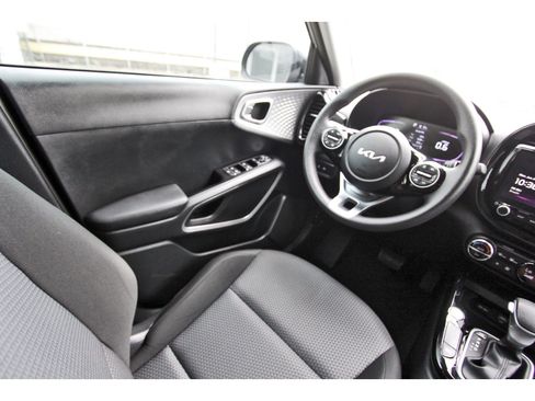 Certified 2023 Kia Soul S FWD image 10