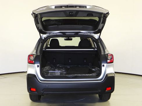 Certified 2025 Subaru Outback Premium AWD/4WD image 10