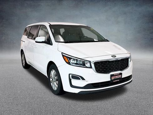 Used 2019 Kia Sedona LX image 4