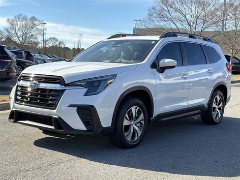 Used 2025 Subaru Ascent Premium w/ Premium Package image 5