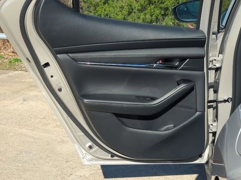 New 2026 MAZDA MAZDA3 Hatchback w/Premium Plus Pkg image 8